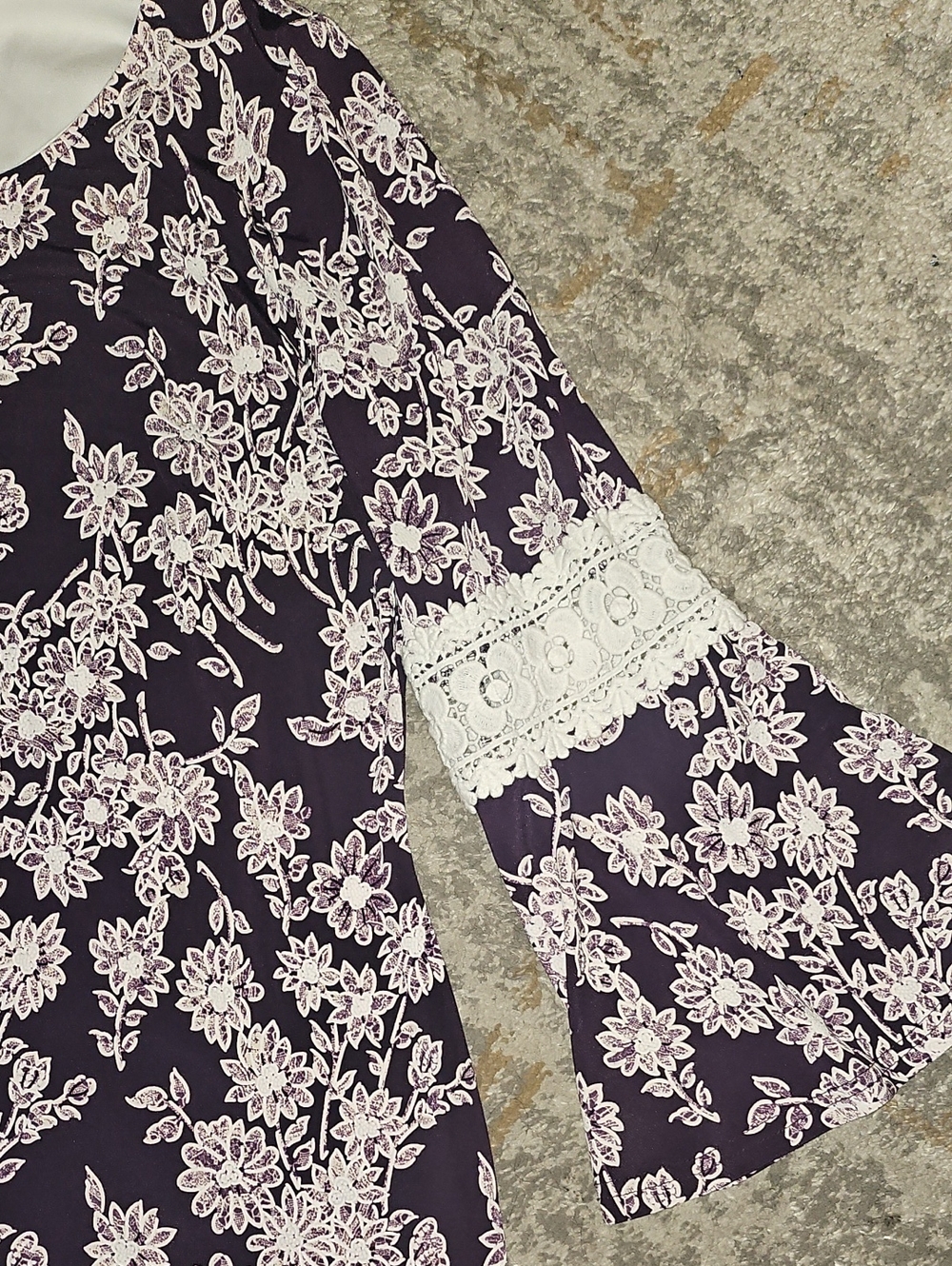 🟢 Glamorous Purple & White Floral Lace-Trim Bell Sleeve Midi Dress Large (12) - Picture 5 of 10